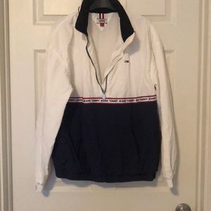 Windbreaker pullover